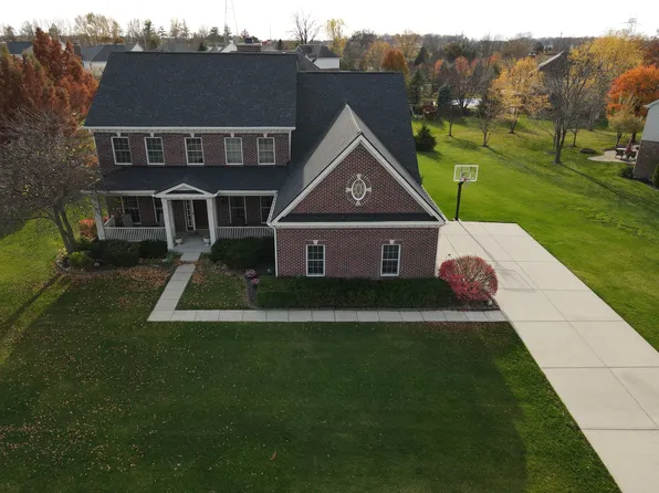 8775 Lily Ct, Zionsville, IN 46077