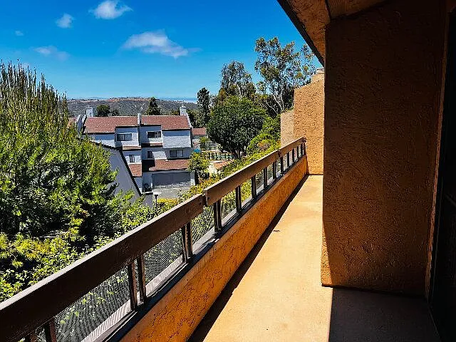 2204 Plaza De Las Flores — Photo 33