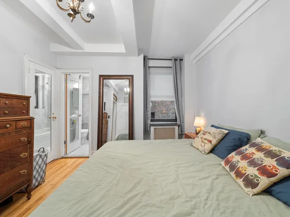 10 Mitchell Place image 9 of 18