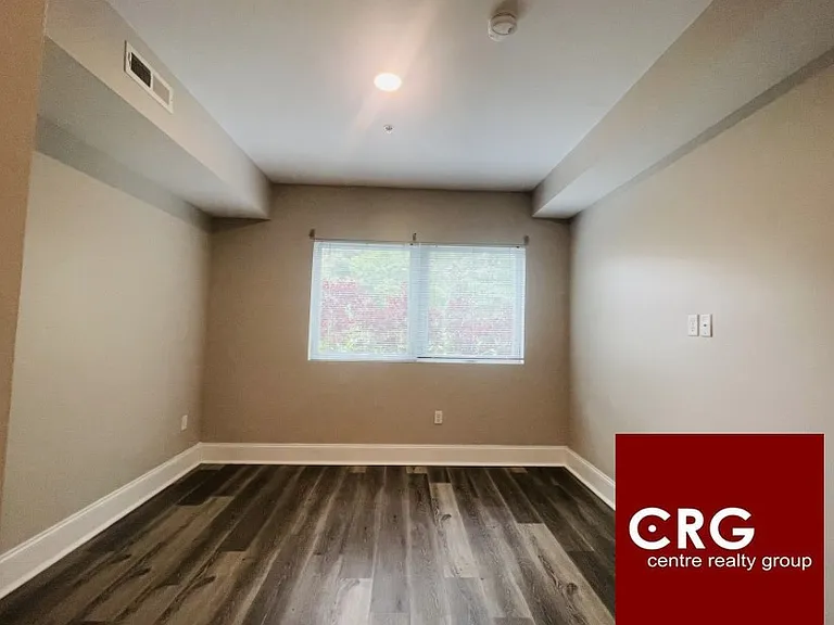 330 Pleasant St #249 — Photo 4