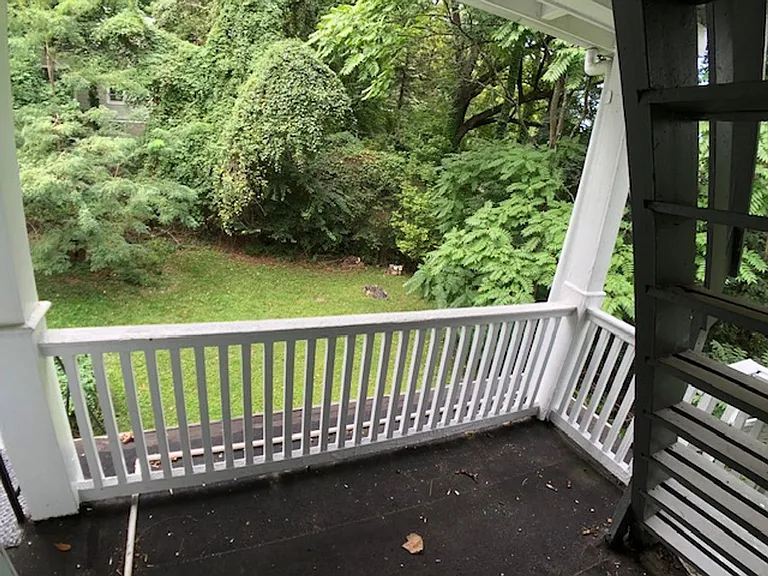 1900 Sulgrave Ave — Photo 11