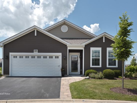 2351 Cannon Dr, Pingree Grove, IL 60140