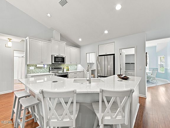 3rd image of 1122 LINKSIDE Court E