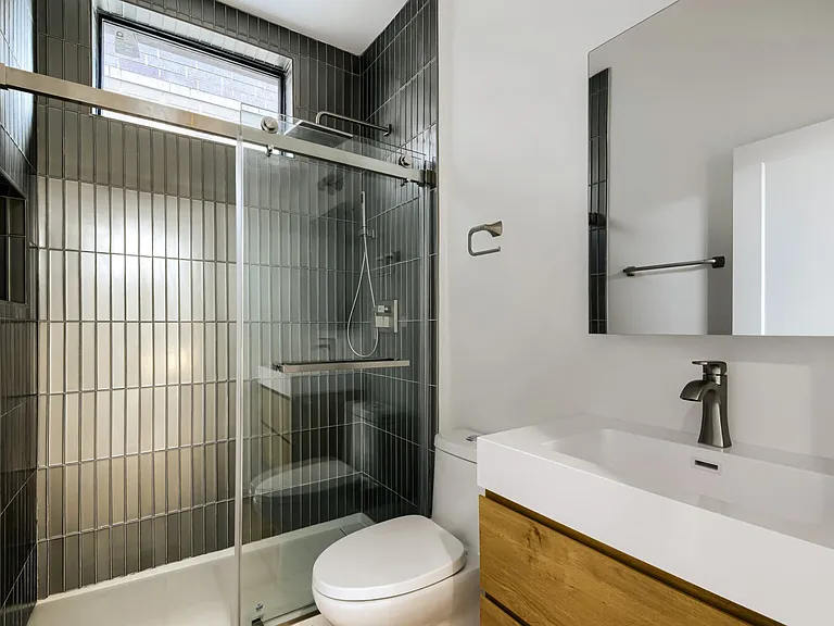 1502 N Hudson Ave #1R — Photo 3