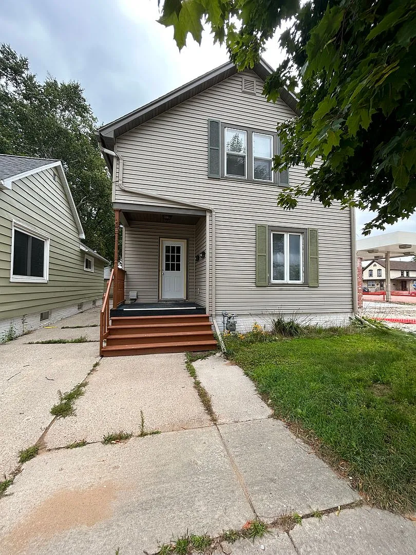 1419 21st Street — Photo 2