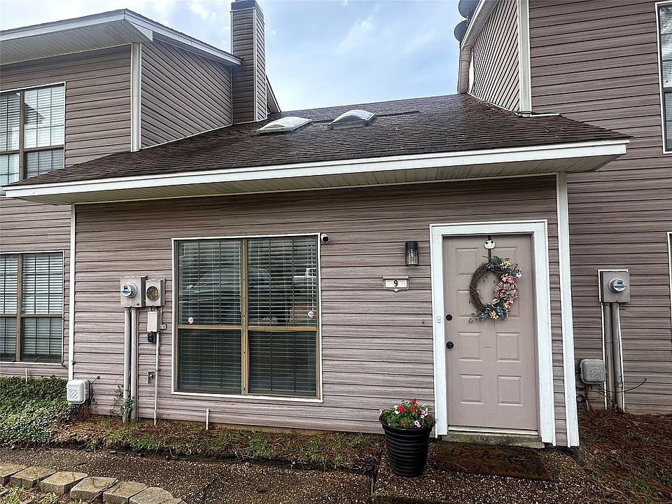 1st image of 4111 Pines Rd Unit 9