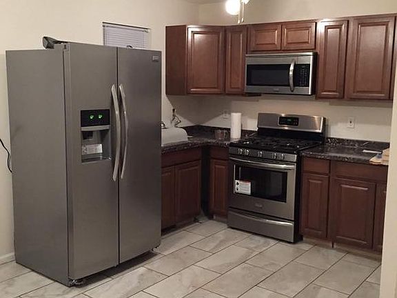4th image of 318 Vincent Cir