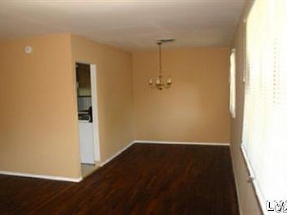4th image of 417 Carver Dr #2