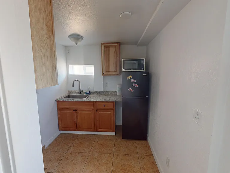 756 1/2 Maple St #B — Photo 8