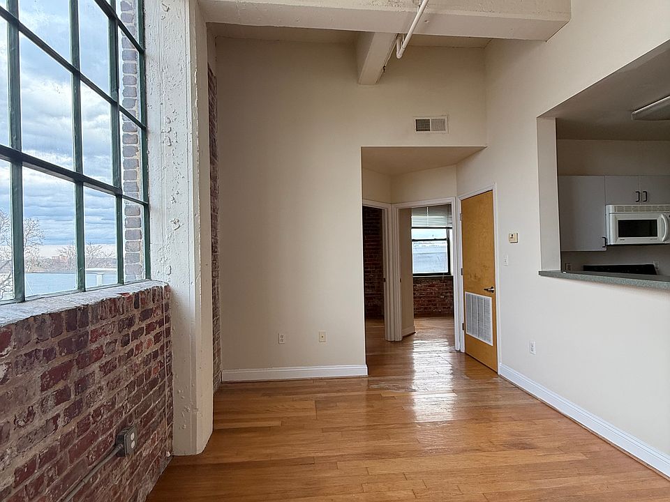 1st image of 1414 W Marshall St Unit 34