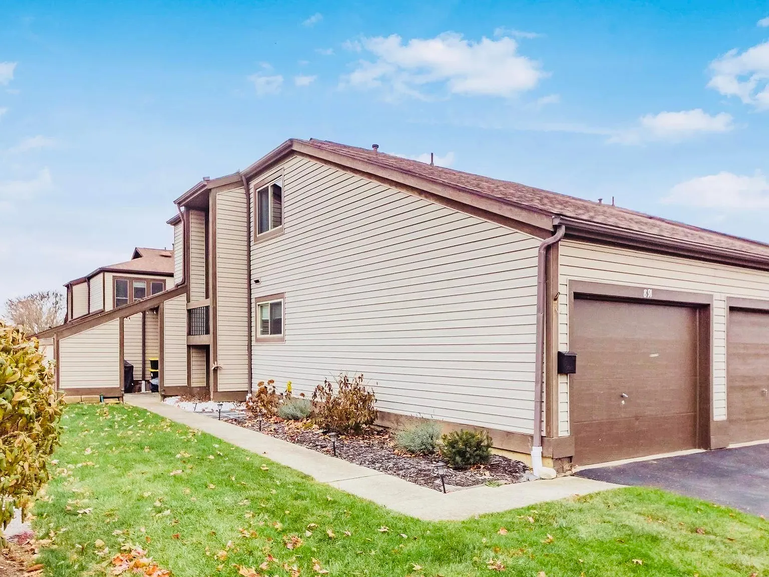 2 bed, 1.5 bath, 1250 sqft, $1,700 — Photo 1