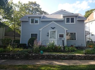 54-56 Beecher Pl, Newton, MA 02459