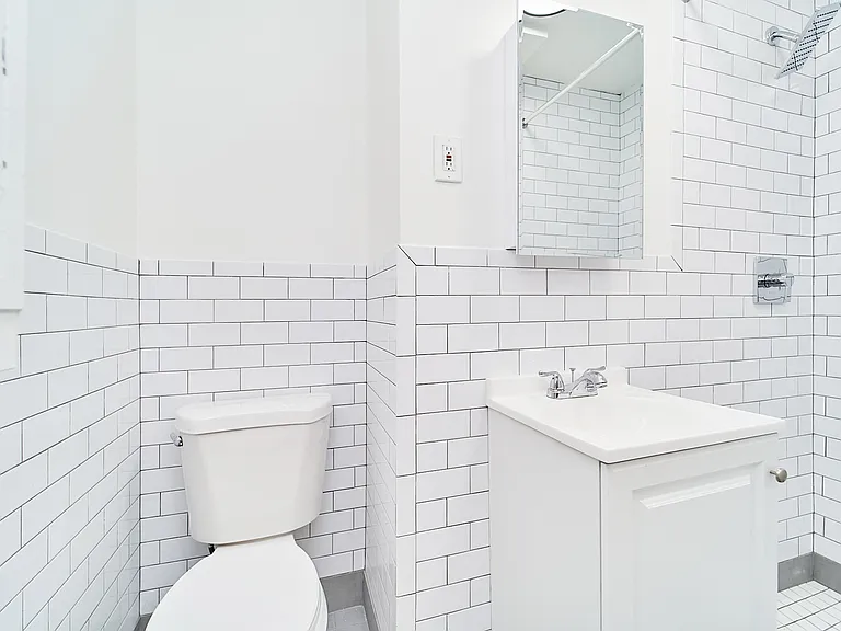 326 E 74th St #14 — Photo 5
