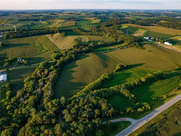 510 Waterloo Rd, Marshall, WI 53559