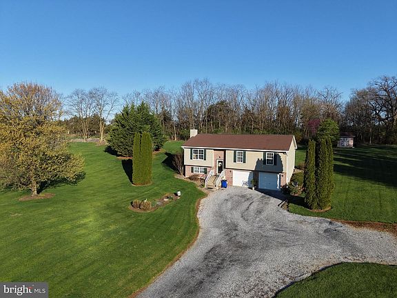 5th image of 439 Strite Rd