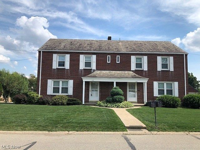 1st image of 130-132 W McConnell Ave