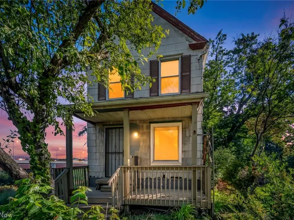 357 N Adams St, Akron, OH 44304
