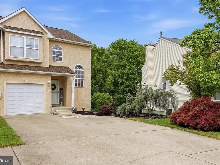 12 Timbercrest Dr — Photo 2