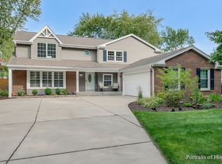 1558 Apache Dr, Naperville, IL 60563