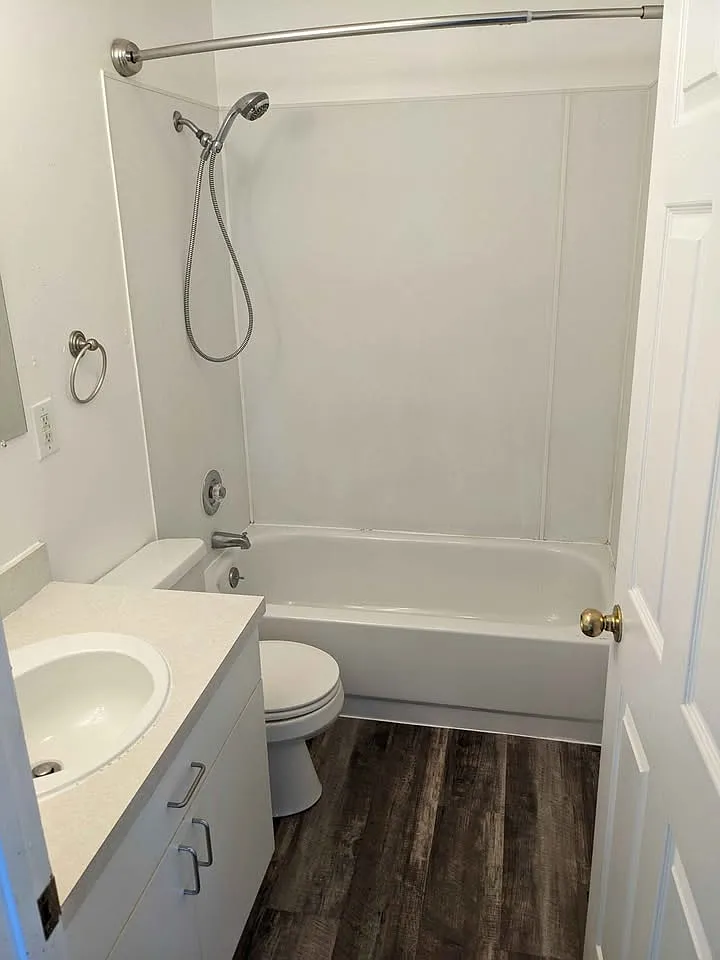 2 bed, 1250 sqft, $1,300 — Photo 4