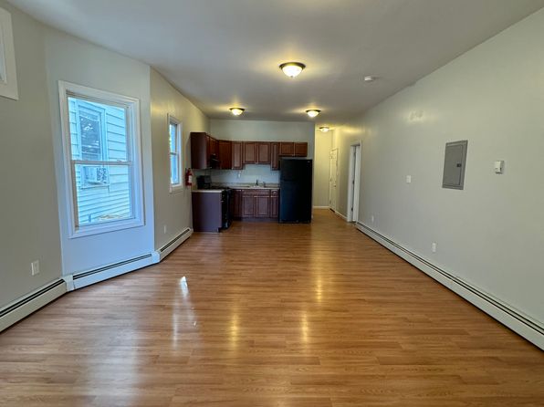 166 Lawrence St FLOOR 1