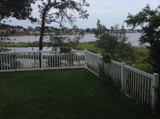 217 Waters Edge Dr #17D, Toms River, NJ 08753