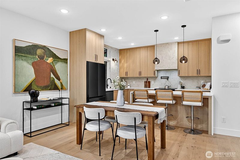 2nd image of 4529 Corliss Avenue N