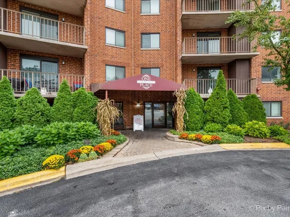 1 Bloomingdale Pl APT 421, Bloomingdale, IL 60108