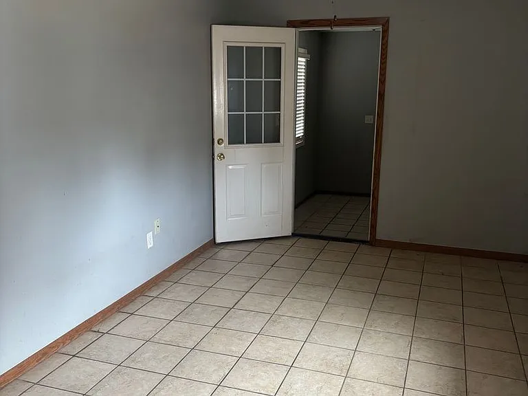 804 S Mable Ave — Photo 10