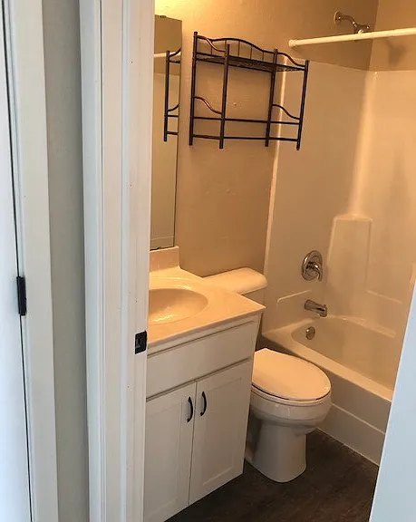 471 E State St #477 — Photo 7