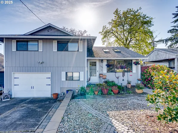 1050 Columbia Ave, Gladstone, OR 97027