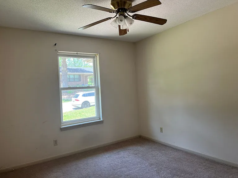 4612 N Cypress St — Photo 12