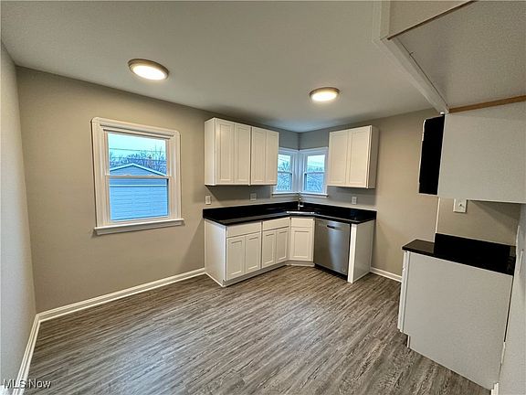 4th image of 8110 Chesterfield Ave