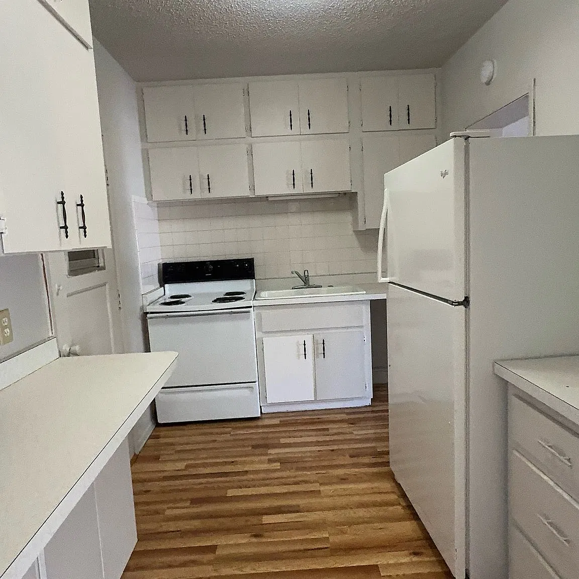 1 bed, 650 sqft, $1,600 — Photo 3