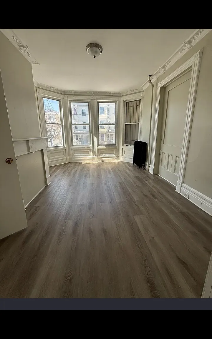 4 bed, 1.5 bath, $2,300 — Photo 3