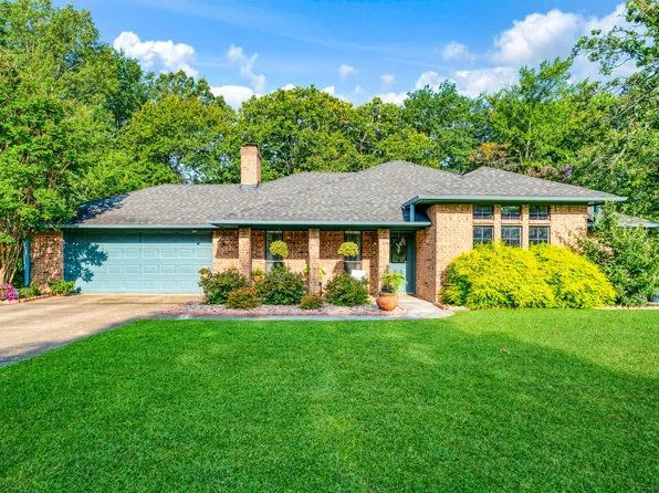 544 Turtle Creek Dr, Paris, TX 75462