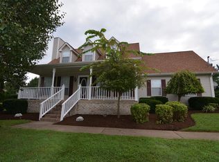 900 Lakeview Ct, Gallatin, TN 37066