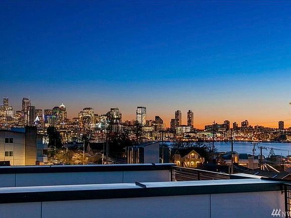 Rooftop deck