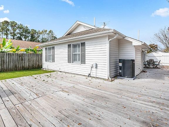 4th image of 1644 Stuart Square Cir