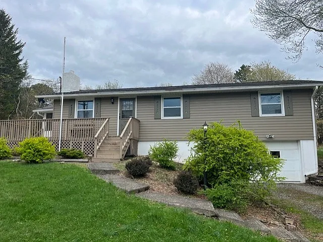 548 Mountain Rd photo 1