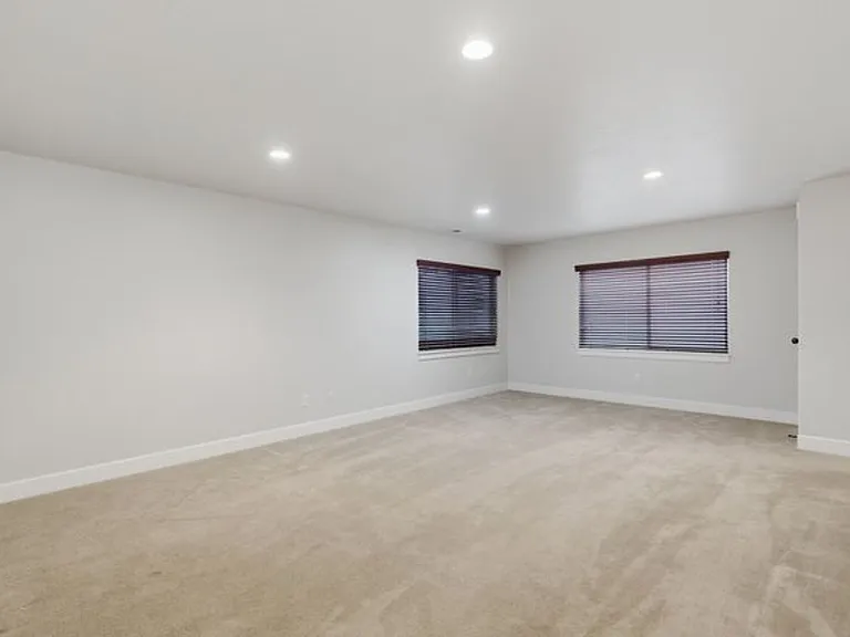 11654 S Winford Dr — Photo 20