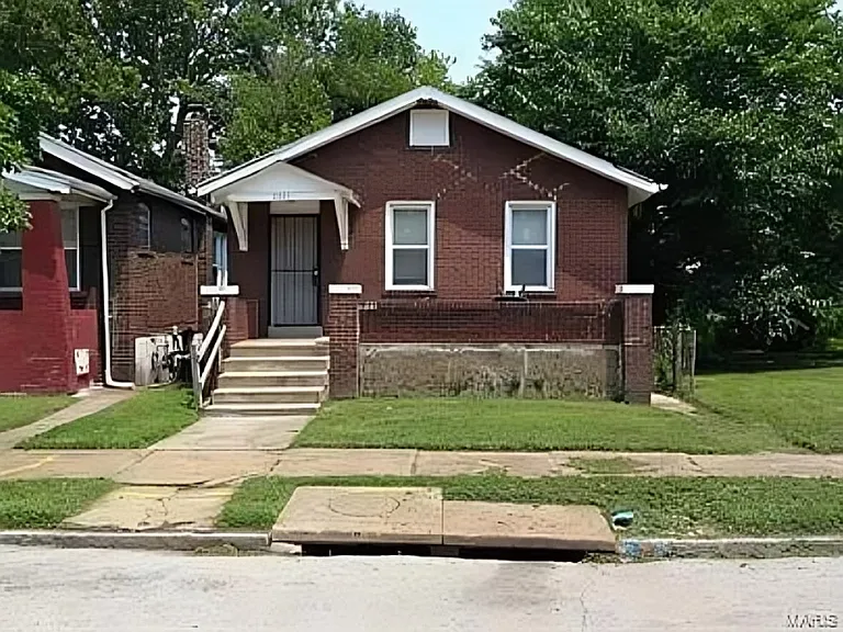 4845 Carter Ave — Photo 1