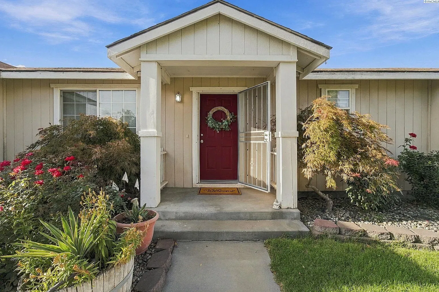 3 bed, 1482 sqft, $2,400 — Photo 2