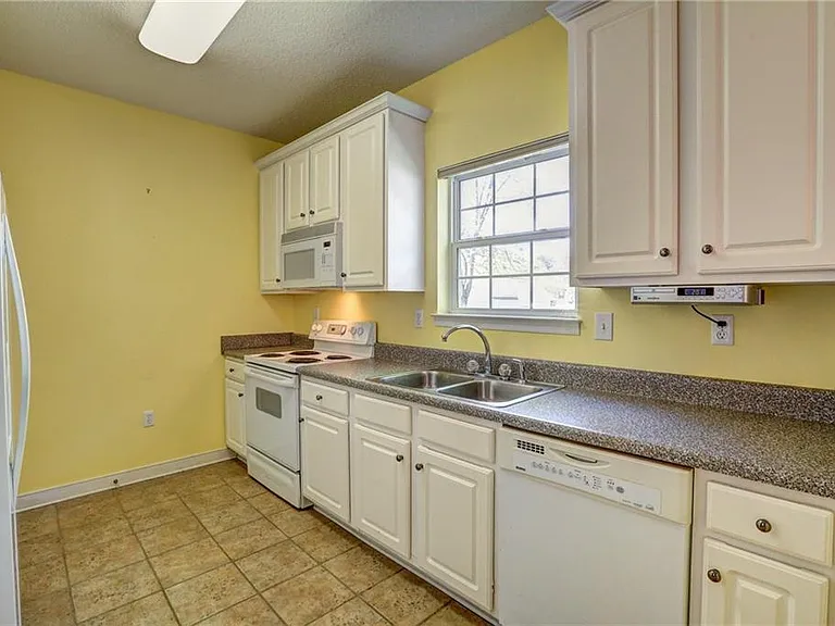 4620 Twin Hickory Lake Dr #1 — Photo 4