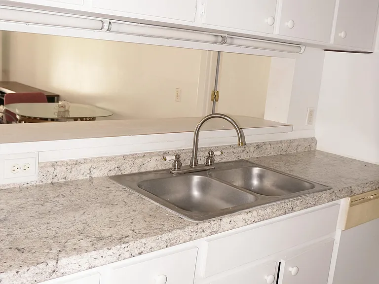 3921 SW 34th St #112 — Photo 3