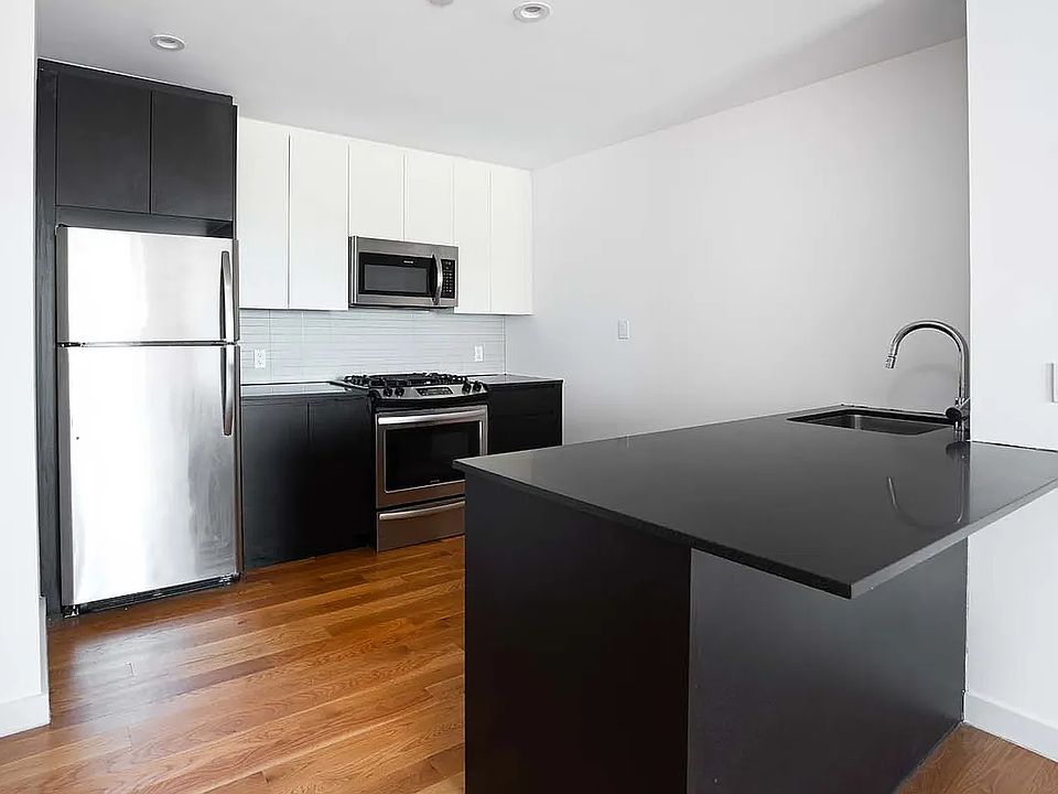 1st image of 31-43 Vernon Blvd #706A