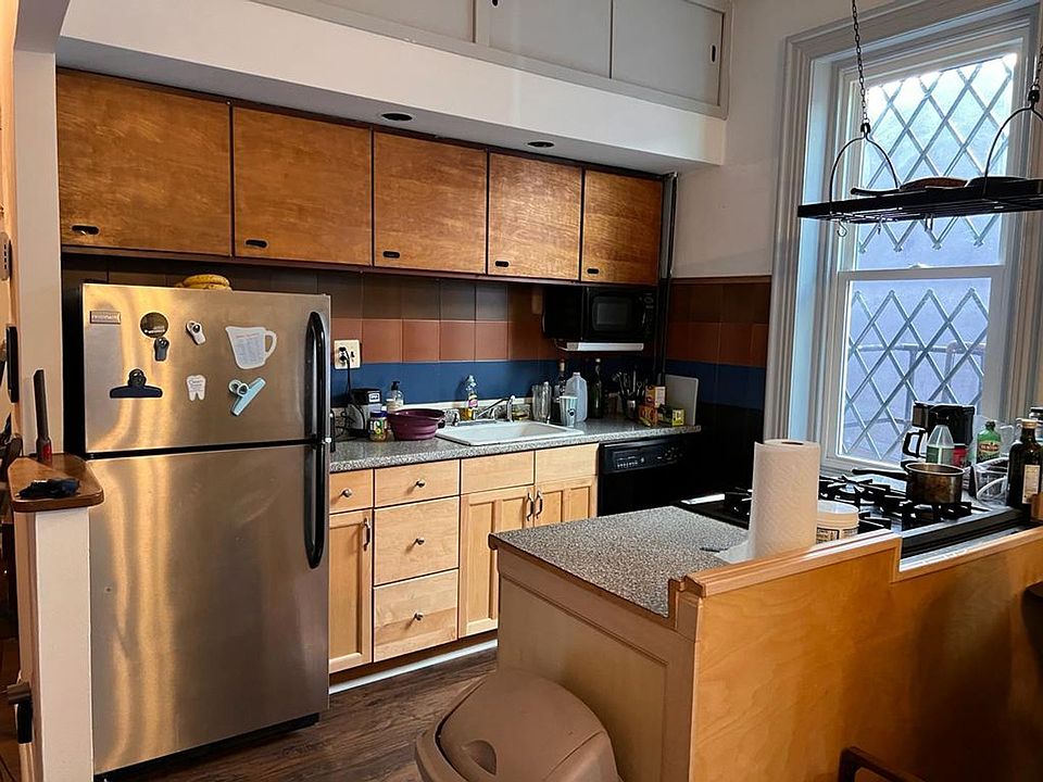 1st image of 759 Corinthian Ave #2R