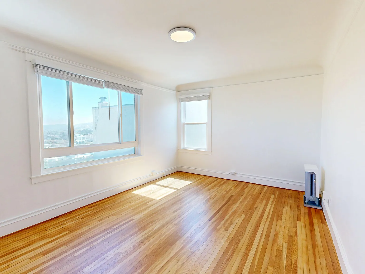 2121 Sacramento Street — Photo 2
