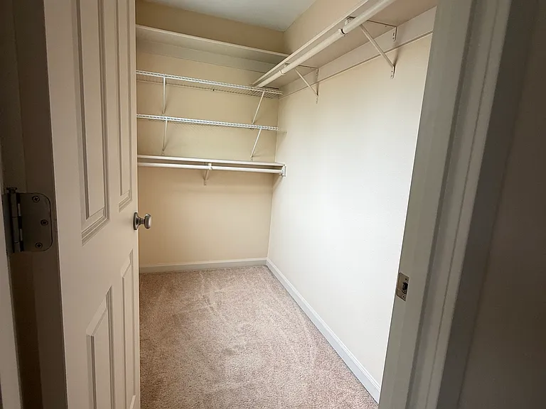 2105 NE Cleveland Ave — Photo 14