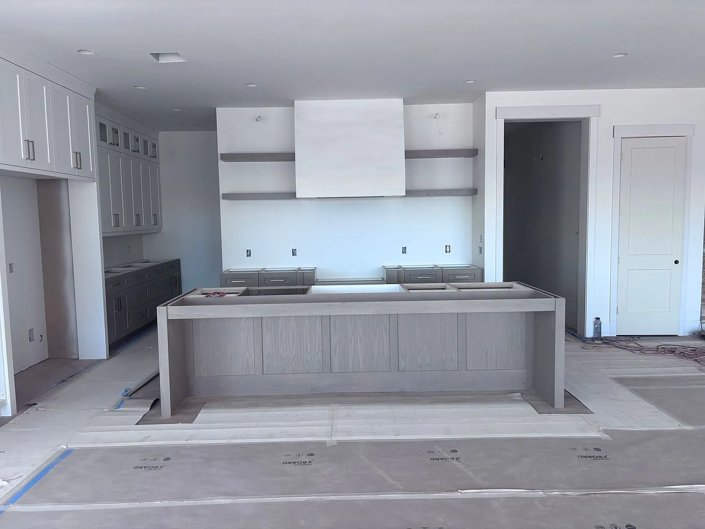 Gorgeous New Trend 2 Story with 6 bedrooms and 5 bathrooms — Photo 4